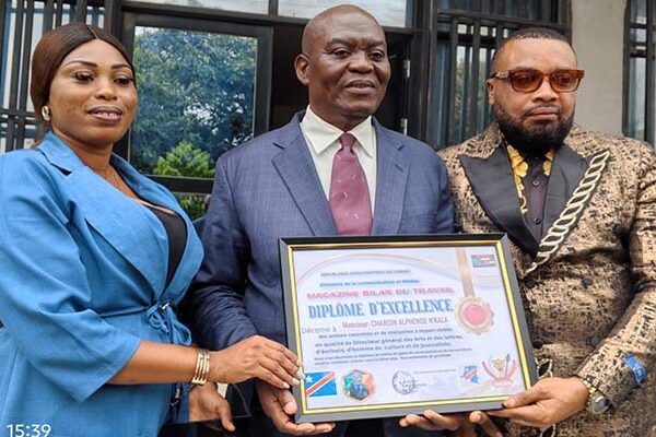 Distinction : Chardin Alphonse N’Kala reçoit le prix du mérite pour l’ensemble de…