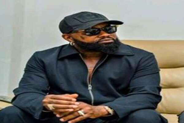 Grèce : Ferré Gola choisi pour agrémenter une soirée dédiée aux femmes