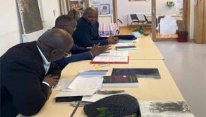 Littérature: James Gassongo lance en France la tournée promotionnelle de…