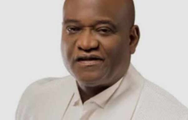 Nyoka Longo parmi les invités de Fally Ipupa au Stade de France