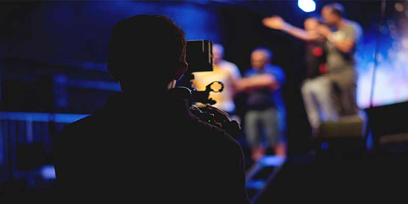 Médias et musiciens : capter l’intérêt de la presse et des radios dans un paysage concurrentiel