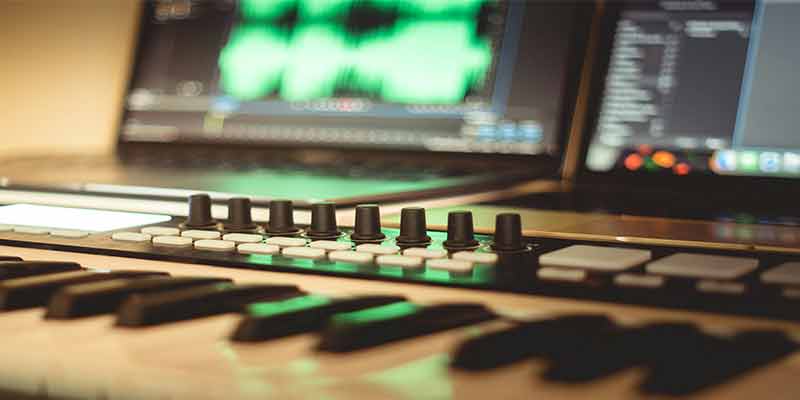 Promouvoir sa musique à l’ère du numérique : bâtir une visibilité durable dans un univers saturé